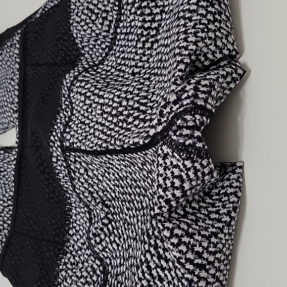 Lululemon Run Around Cropped Tights 19" - Picture 3 of 12